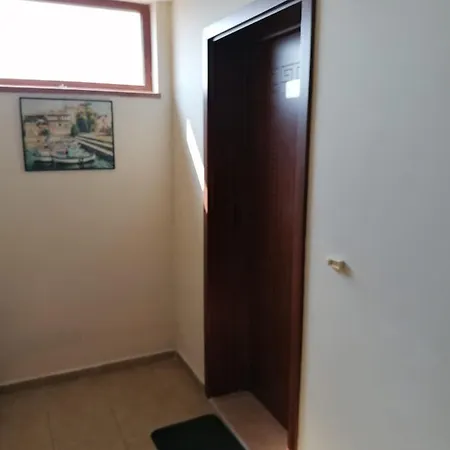 - студио в кв сарафово с морски изглед Διαμέρισμα *