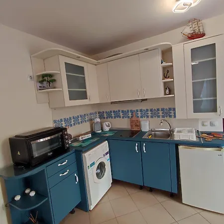 Διαμέρισμα - студио в кв сарафово с морски изглед