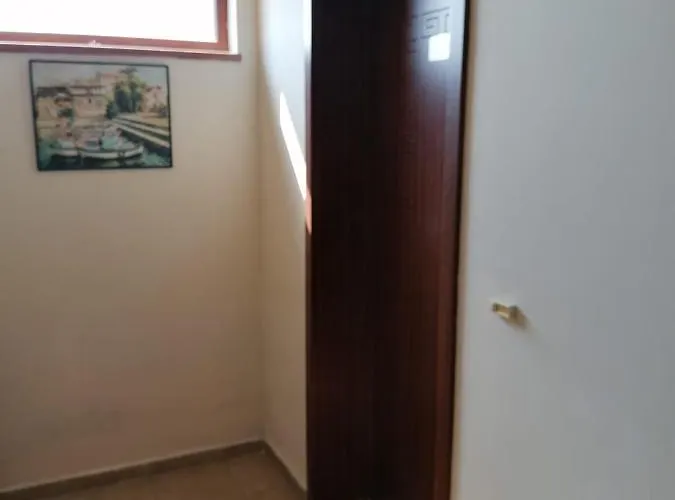 - студио в кв сарафово с морски изглед Апартаменты *