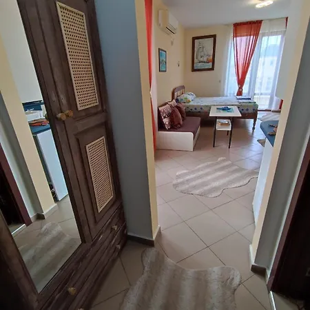 - студио в кв сарафово с морски изглед Burgas Stad