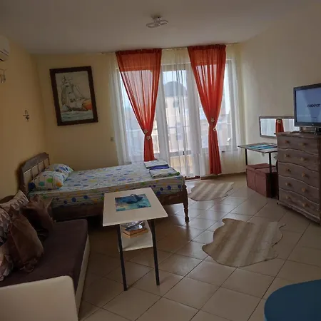 Appartement - студио в кв сарафово с морски изглед *