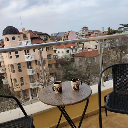 Appartement - студио в кв сарафово с морски изглед *