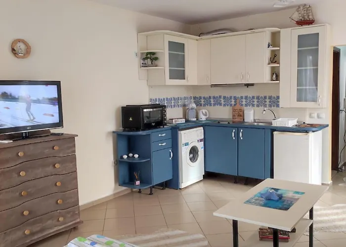 - студио в кв сарафово с морски изглед Апартаменты