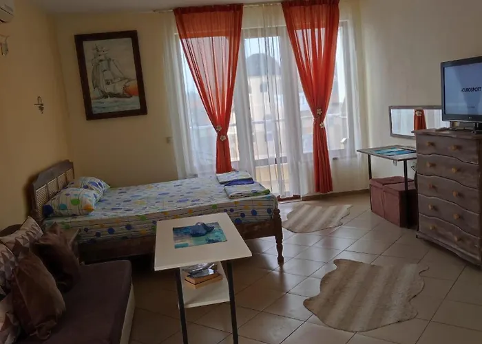 Апартаменты - студио в кв сарафово с морски изглед *